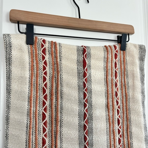 Rachel Ashwell The Farmhouse Embroidered Table Runner - Picture 2 of 5